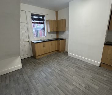 2 Bed Terraced House, Hinde Street, M40 - Photo 4