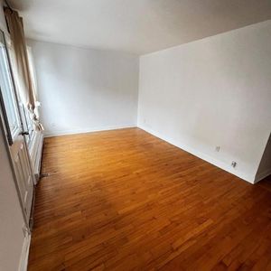 Superbe 4 ½ rénové, situé dans un immeuble tranquille à NDG - Photo 2