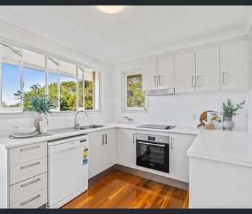 NESTLED WITHIN A QUIET CUL-DE-SAC - Photo 5