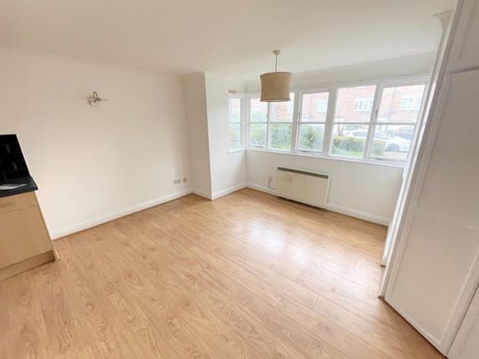 Studio to rent - Photo 1