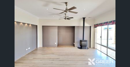 Spacious Family Home + Self-Contained Granny Flat - Photo 2