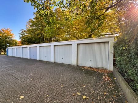 Großzügige 1-Zimmer-Wohnung mit beeindruckender Deckenhöhe, Loggia und Garage! - Foto 3