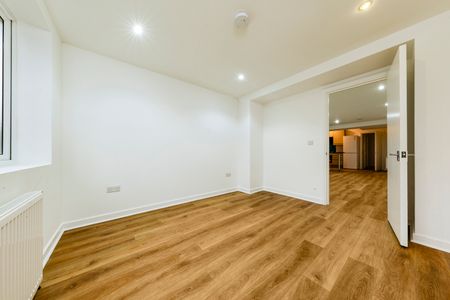 Birchanger Road, London, SE25 5BQ - Photo 2