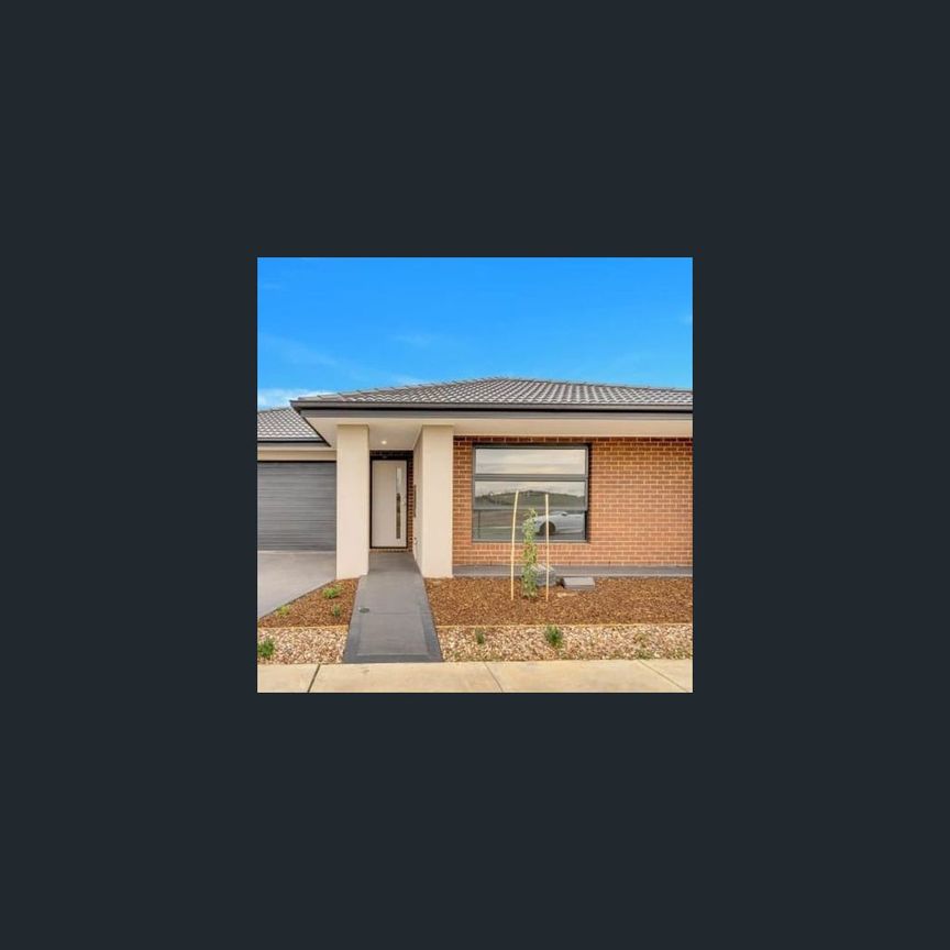 7 Hollington Drive, Mickleham, Vic 3064 - Photo 1