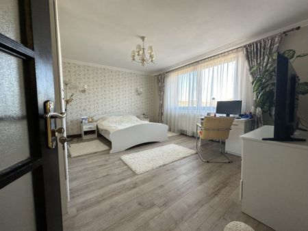 Casa individuala, 9 camere, 1600 mp teren, 300 mp utili - Sa - Fotografie 4