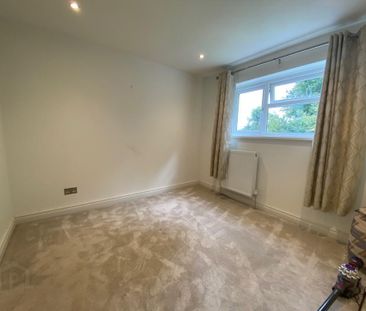 66 Woodview Crescent, Lisburn, BT28 1LF - Photo 4