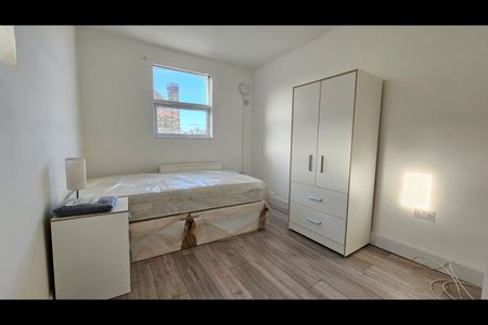 Studio Flat, Shelbourne Road, N17 - Photo 2