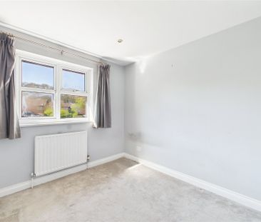 3 bedroom House in Lindsey Close, Wokingham - Photo 1