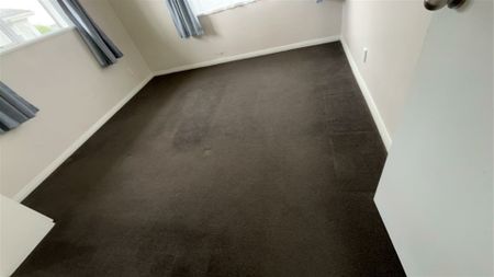 Warm, Modern 3-Bedroom Home - Taupiri - Photo 2