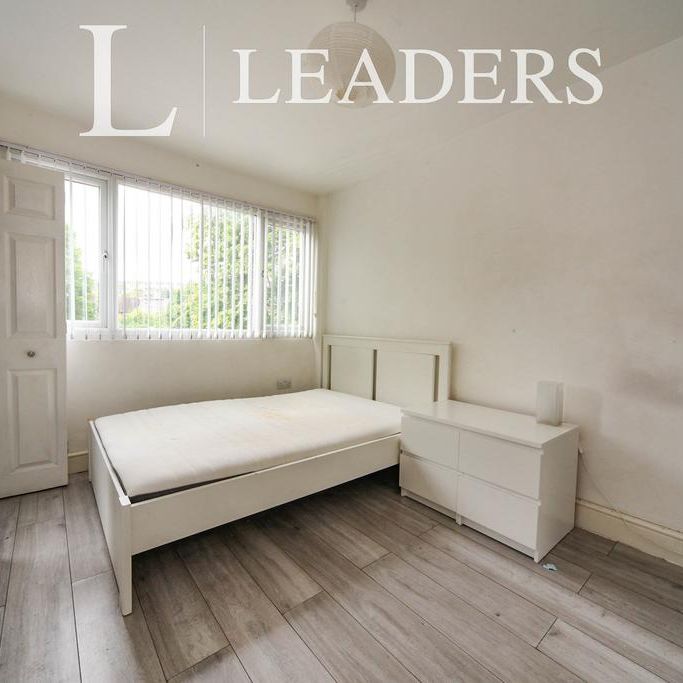 1 bedroom in a house share to rent - Photo 1