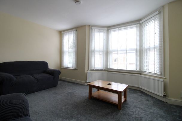 3 Bed Flat, Kellino Street, SW17 - Photo 1