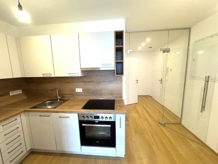 Charmante Dachgeschoßwohnung mit Terrasse im Herzen Wiens - Photo 2