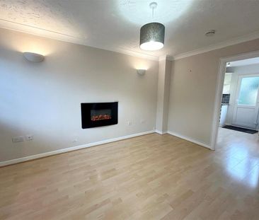 2 bedroom end of terrace house to rent - Photo 2