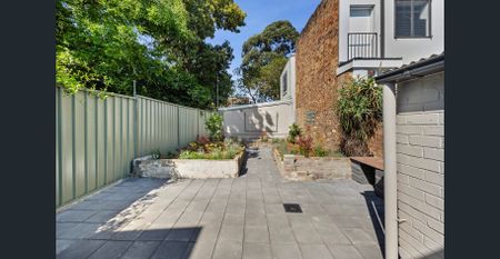 Renovated three bedroom home - Photo 2