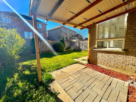 For Lease - 113 Mynden Way, Newmarket, Ontario - Photo 5