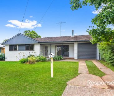 “Spacious 4-bedroom plus extra utility room located in the heart of... - Photo 1