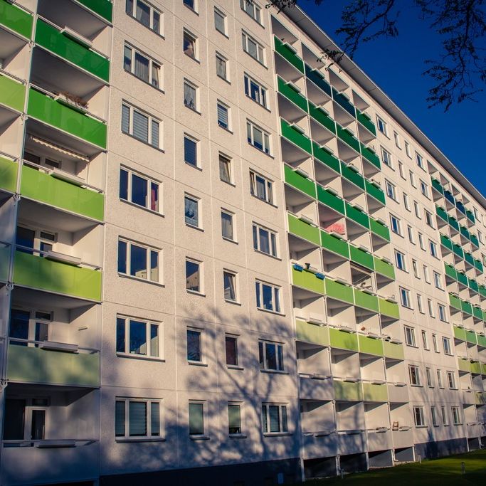 3-Raum-Wohnung mit Balkon und Tageslichtbad - Foto 1