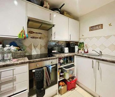 Bader Gardens, Slough, SL1 - Photo 4