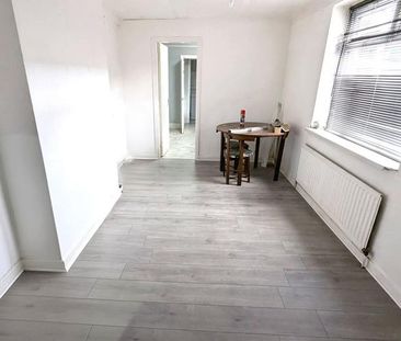 4 bedroom terraced house to rent - Photo 1