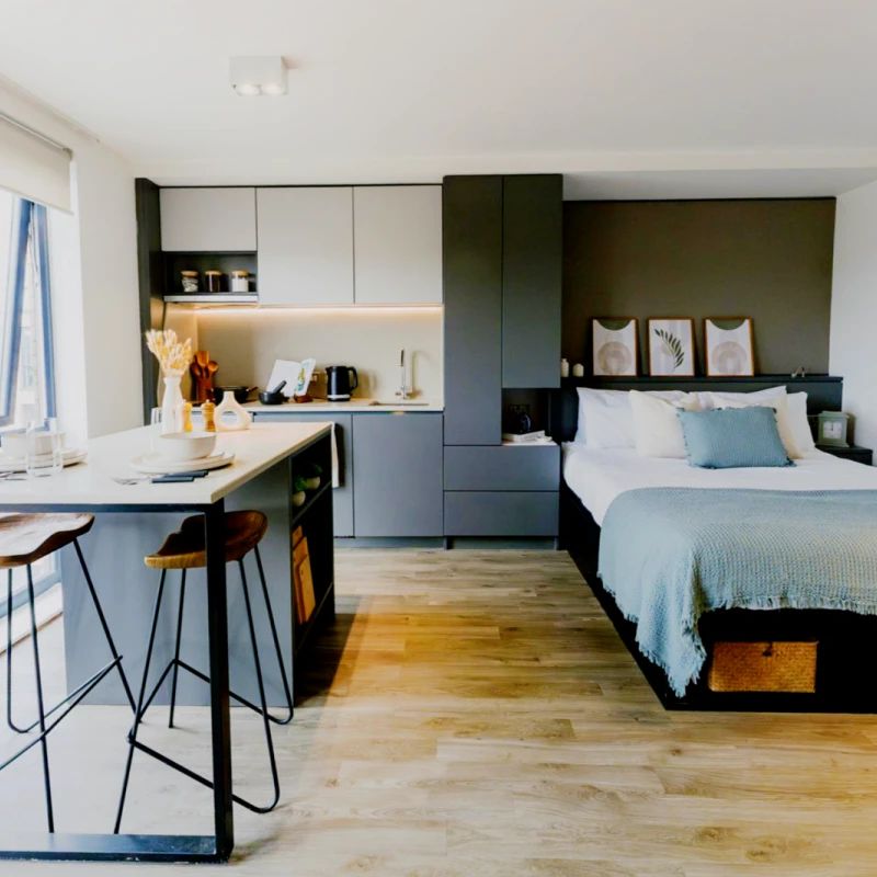 Platinum Studio - Photo 1