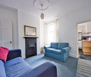 4 bedroom terraced house to rent - Photo 1