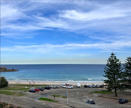 Bondi Beach - Photo 2