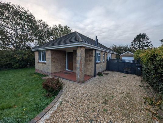 2 bedroom bungalow to rent - Photo 1