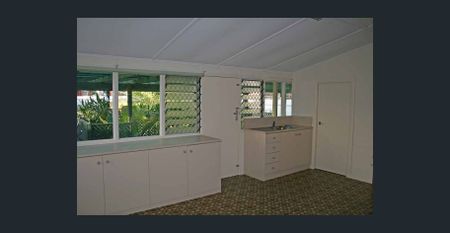 3-Bedroom Bungalow within 4km of the CBD - Photo 3