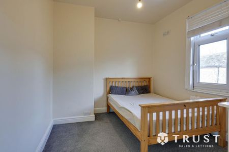 2 bedroom terraced house to rent - Photo 4