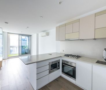 Modern 2-Bedroom Apartment Near Southern Cross Station | Prime CBD ... - Photo 5