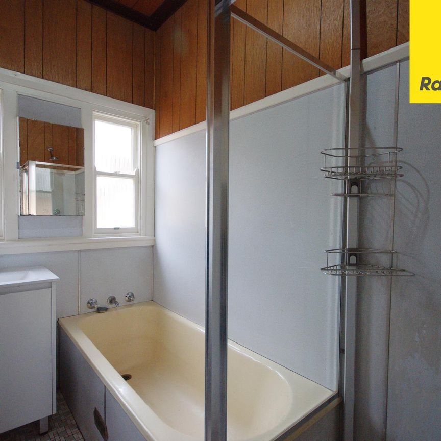 LARGE FAMILY HOME IN PERFECT LOCATION - Photo 1