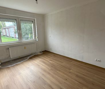 Schöne, zentral gelegene 2-Zimmer-Wohnung mit Loggia - Foto 6