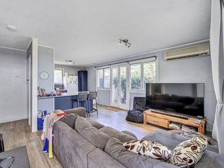 Two Separate Units for Lease – Prime Hamilton Location - Photo 2