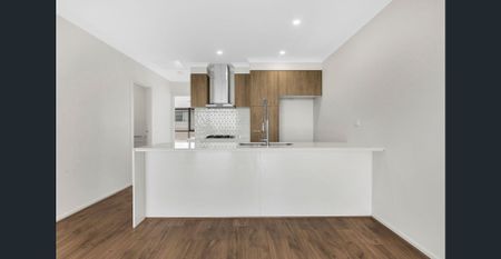 For Rent — Stylish 4-Bedroom Family Home- 2 Gudali Walk, Clyde North VIC 3978 - Photo 4