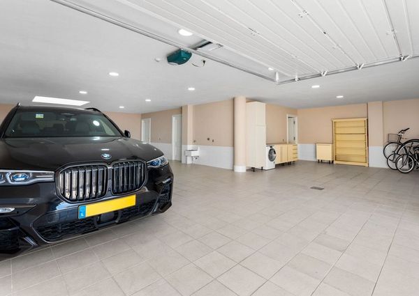 Luxury Villa for rent in Marbella Del Este, Andalusia