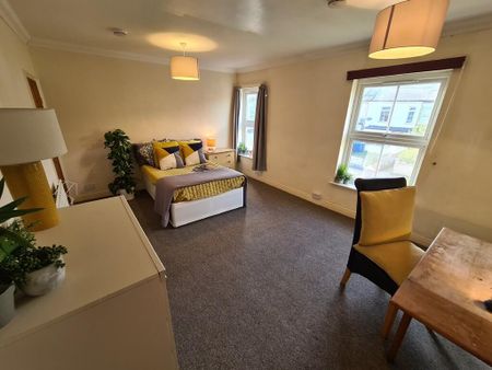 4 bedroom terraced house to rent - Photo 4