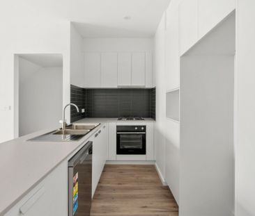 Live The Elio Lifestyle - Photo 5