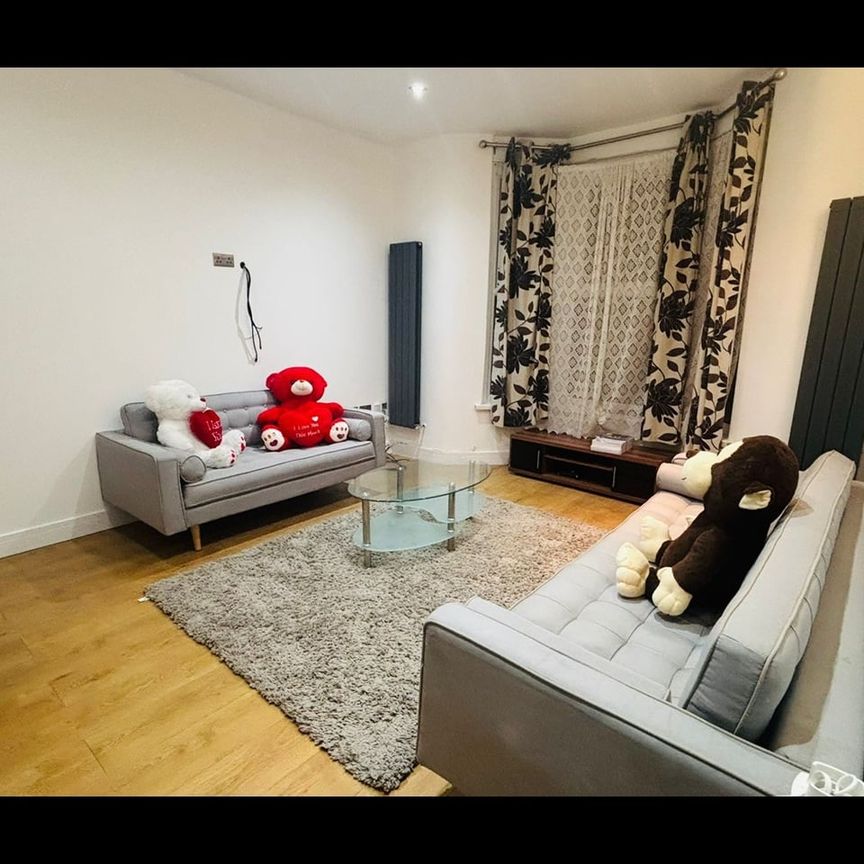 4 Bed Semi-Detached House, Little Ilford Lane, E12 - Photo 1