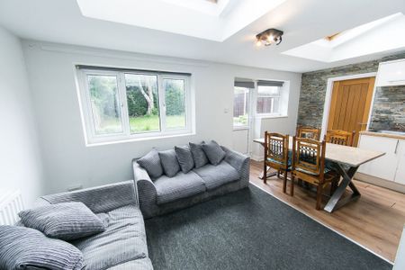 Ash Gardens, Headingley, Leeds - Photo 2