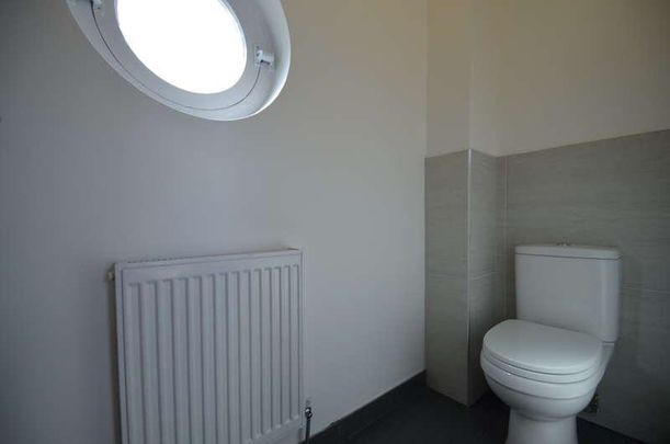Kilross Road, Feltham, TW14 - Photo 1