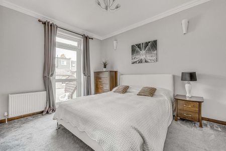 4 bedroom terraced house to rent - Photo 3
