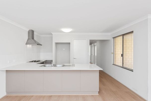 5B Wayside Court, Ravenswood. - Photo 1