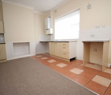 3 Bedroom End of Terrace - Photo 4