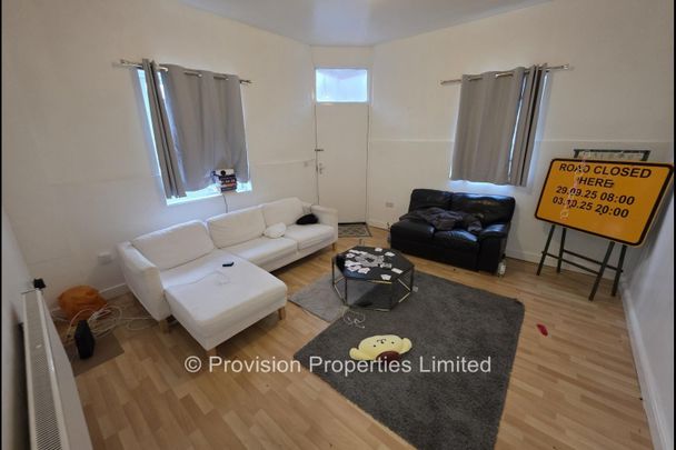 4 Bedroom Properties Hyde Park - Photo 1