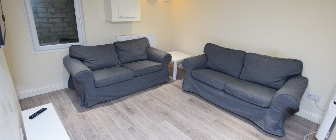 Granville Street Room 2 - Photo 1