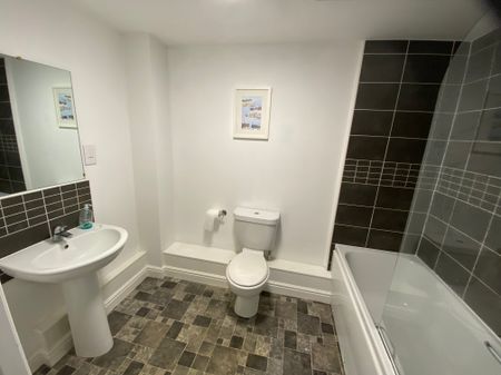 Ffordd Watkins, Birchgrove, SA7 0HP - Photo 4