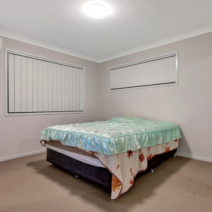 Modern 3-Bedroom Townhouse in a Convenient Dinmore Location - Photo 1