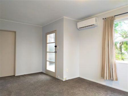 One Bedroom Johnsonville Flat For Rent - Photo 2