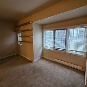 2 Bedroom Apartment - Photo 2