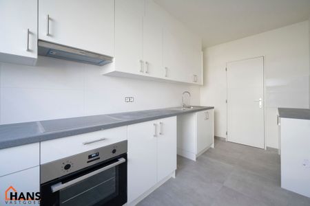 Gerenoveerd appartement met garagebox. - Photo 5